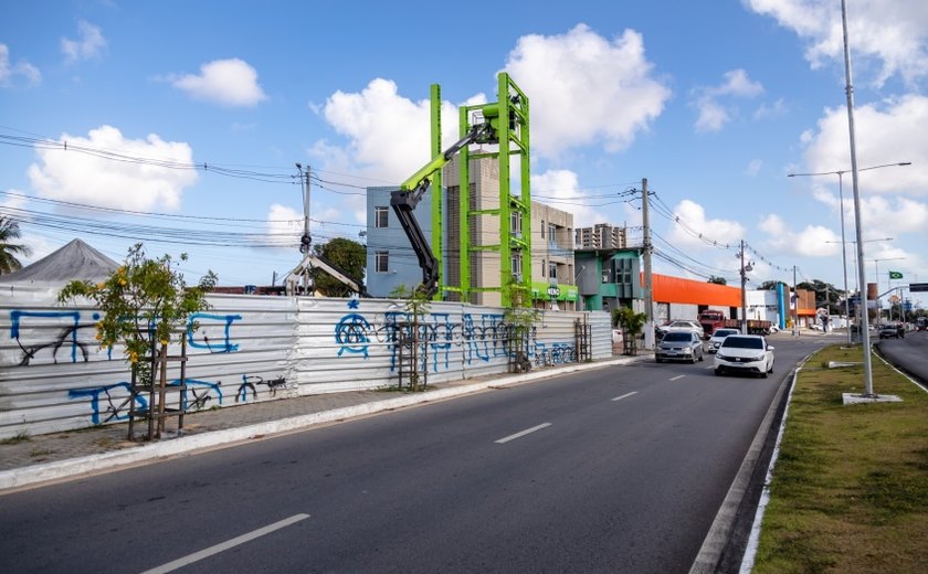 Prefeitura de Maceió inicia processo de montagem da passarela do Canaã