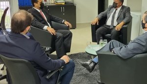 PGJ Márcio Roberto recebe visita da presidência da Câmara de Maceió