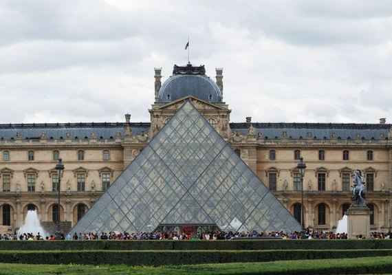 Pinturas do Museu do Louvre são danificadas após tempestade