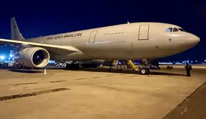 Voo da FAB com 229 brasileiros deixa o Líbano