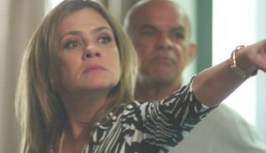 Dinheiro pela morte de Remy faz Laureta esbofetear Karola