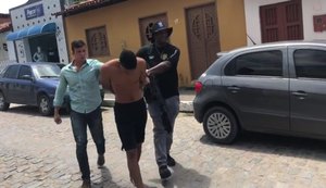 PC detém suspeito de matar idoso na frente da mãe de 90 anos em Marechal Deodoro