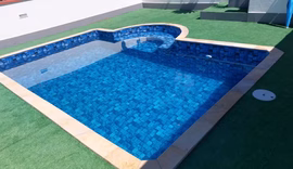 Irmãs de 4 e 8 anos se afogam em piscina de casa e uma delas morre em Blumenau