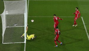 Com gol de Firmino, Liverpool vence o Sheffield de virada e assume a vice-liderança