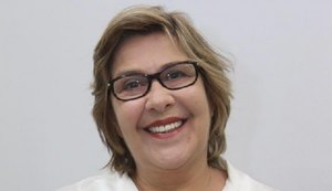 Célia está fora