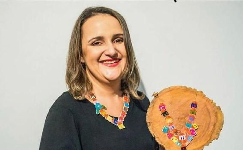 Ana Cristina, da Fulô.A, vive de artesanato e ajuda a perpetuar cultura do bordado