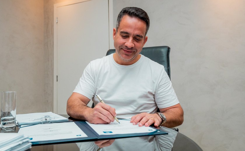 Paulo Dantas assina contrato para construção de 736 moradias