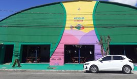 Mercado do Jaraguá ganha nova fachada com pintura de artista local