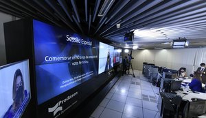 Senadoras comemoram 90 anos do voto feminino no Brasil