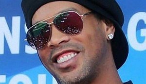 Ronaldinho Gaúcho se casará com duas mulheres