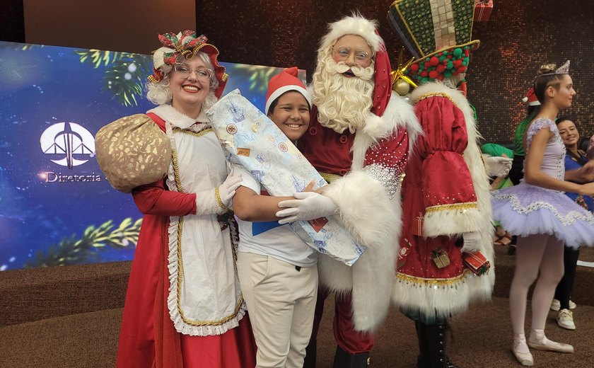 Estudantes da rede estadual são presenteados em Campanha Natal Solidário