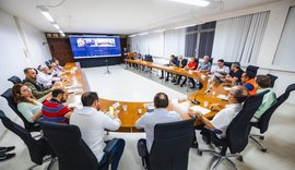 Gabinete de Crise assegura assistência às famílias de área em risco de colapso