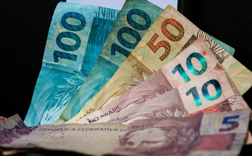 Reajuste dos servidores, proposto pelo Governo de Alagoas, é aprovado na ALE