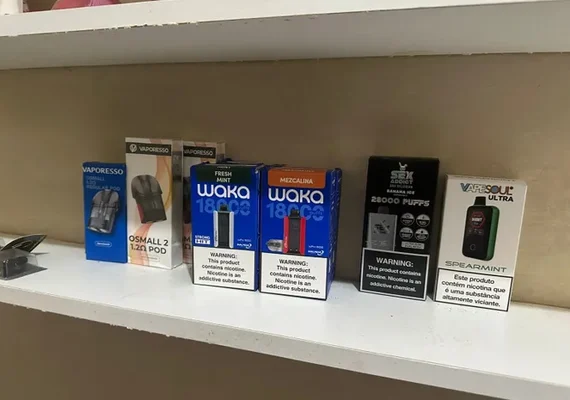 PF mira comércio ilegal de cigarros eletrônicos em Maceió e cumpre dois mandados