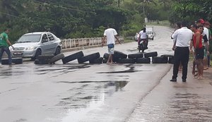 Rodovia é fechada em Maragogi em protesto contra valor dos combustíveis