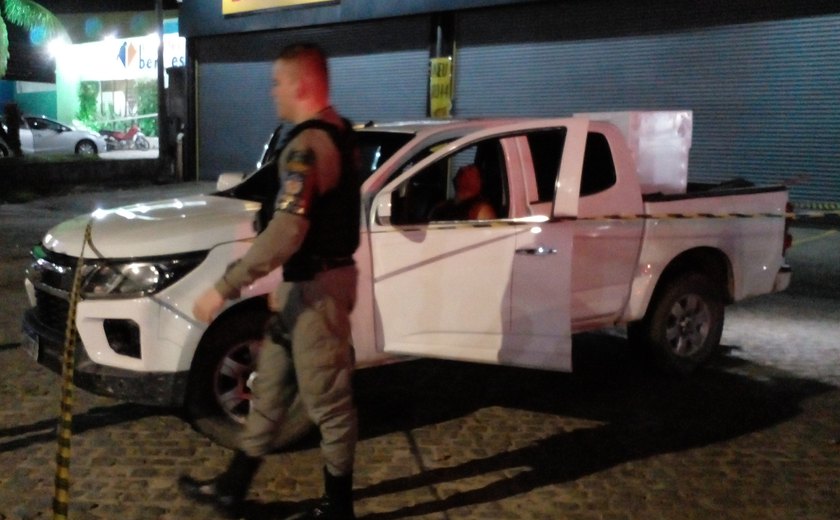 Homem é executado a tiros dentro de caminhonete na Serraria