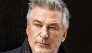 Caso Alec Baldwin: artistas pedem o fim do uso de armas reais em sets de filmagem