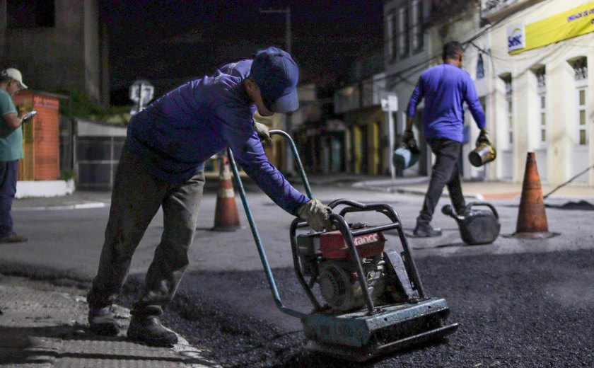Mais de 7 mil toneladas de asfalto são aplicadas em ruas da capital pela Operação Tapa-Buraco