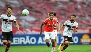 No jogo dos líderes, Flamengo busca o empate com o Internacional no fim
