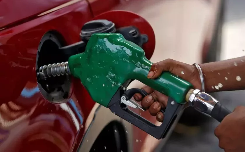 Petrobras anuncia redução de R$ 0,16 no litro do diesel para as distribuidoras