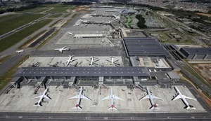 Aeroporto de Guarulhos tem 68 afegãos acampados em busca de refúgio