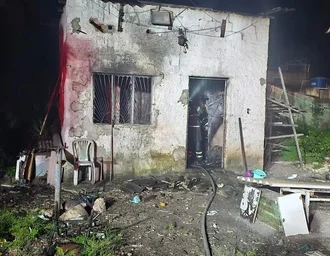 Incêndio destrói residência no bairro do Prado