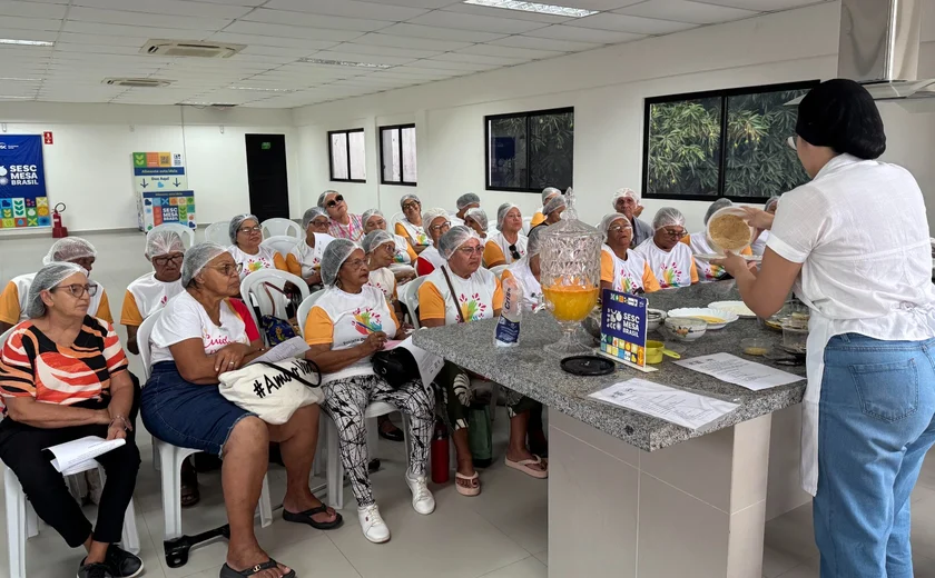 Sabor sem desperdício: oficina do Sesc ensina pessoas idosas a aproveitarem alimentos por completo