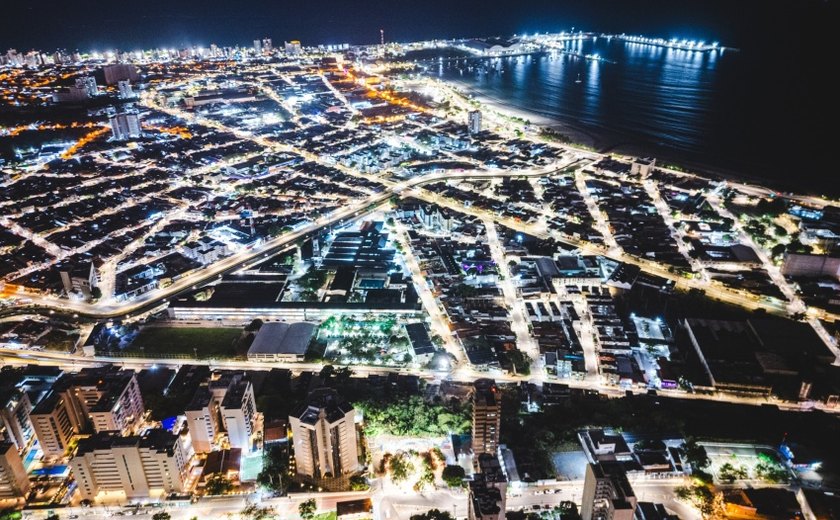 Ilumina alcança 65% do parque luminoso de Maceió modernizado com LED
