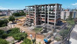 Prédio que estava em construção é demolido no Pinheiro