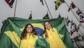 Martine Grael e Kahena Kunze dominam na vela e conquistam medalha de ouro