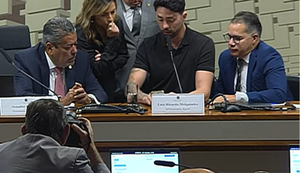 Rico Melquiades 'solta a carta' e joga durante CPI: 'grande ganho'