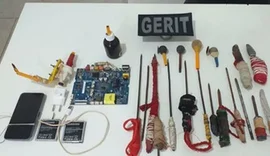 Polícia Penal apreende espetos improvisados durante revista em presídio