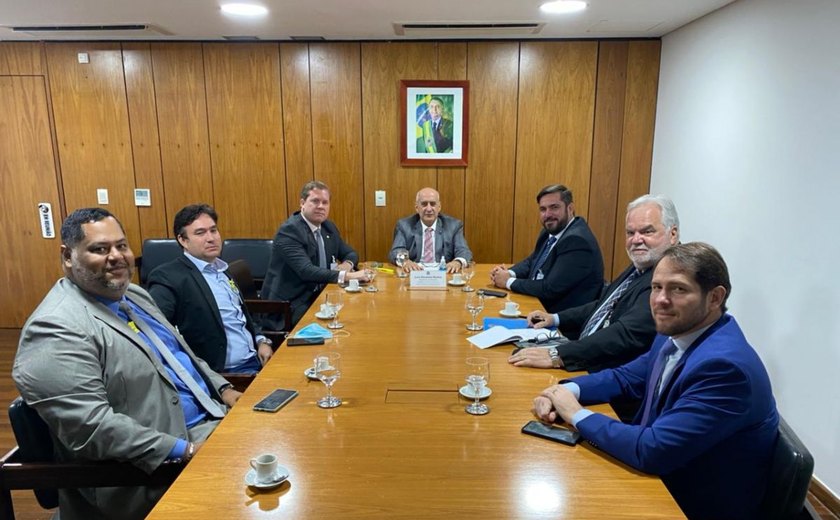 Marx Beltrão e Dias se reúnem com ministro da Casa Civil e pedem apoio para moradores