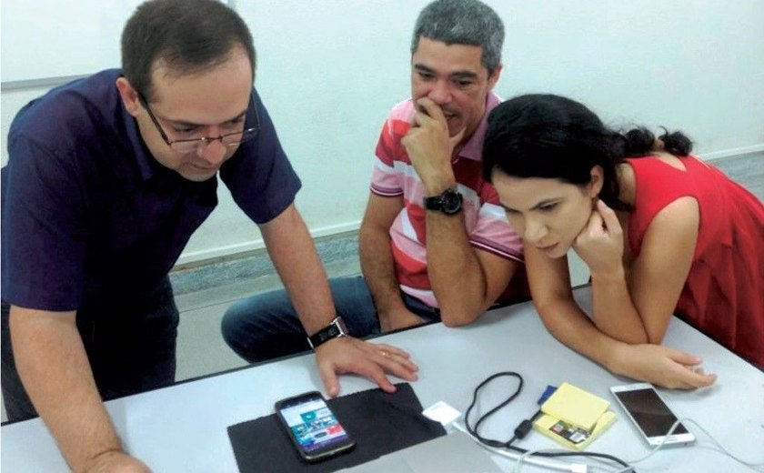 Pesquisas sobre uso do celular crescem em Alagoas