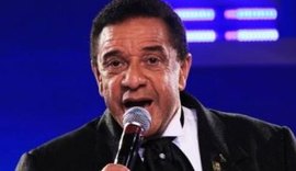Agnaldo Timóteo passa por cateterismo e segue em quadro estável