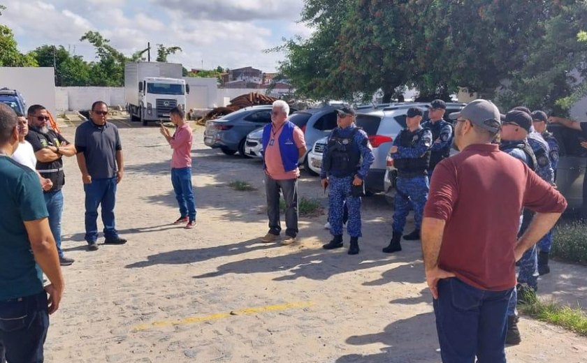 Ilumina auxilia operação que prende responsável por receptação de cabos da rede de iluminação pública