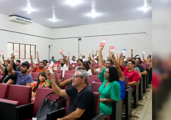 Em assembleia, docentes da Ufal rejeitam proposta e aprovam paralisação