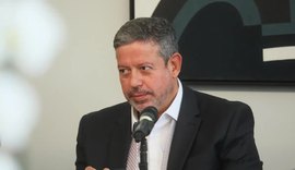 Arthur Lira exalta queda no preço da gasolina