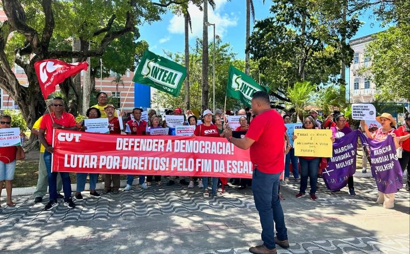 Ato na orla marca 1º de maio na capital alagoana