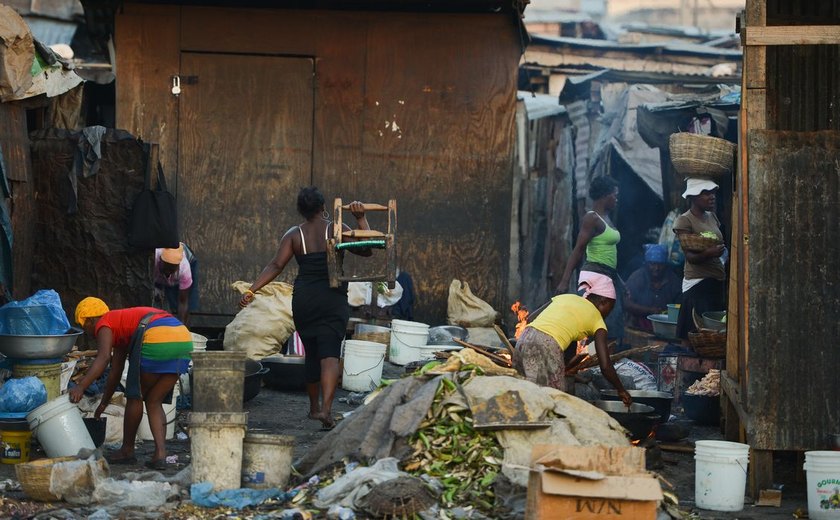 Alagoas: proporção de pretos entre pobres é maior em relação a brancos