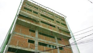 Renan Filho faz vistoria às obras do Hospital da Mulher nesta segunda-feira