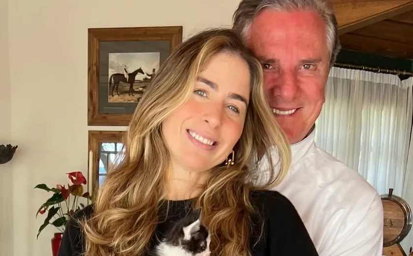 Justiça bloqueia R$ 455 mil da esposa do ex-presidente Fernando Collor após achar apenas R$ 14,97 na conta dele