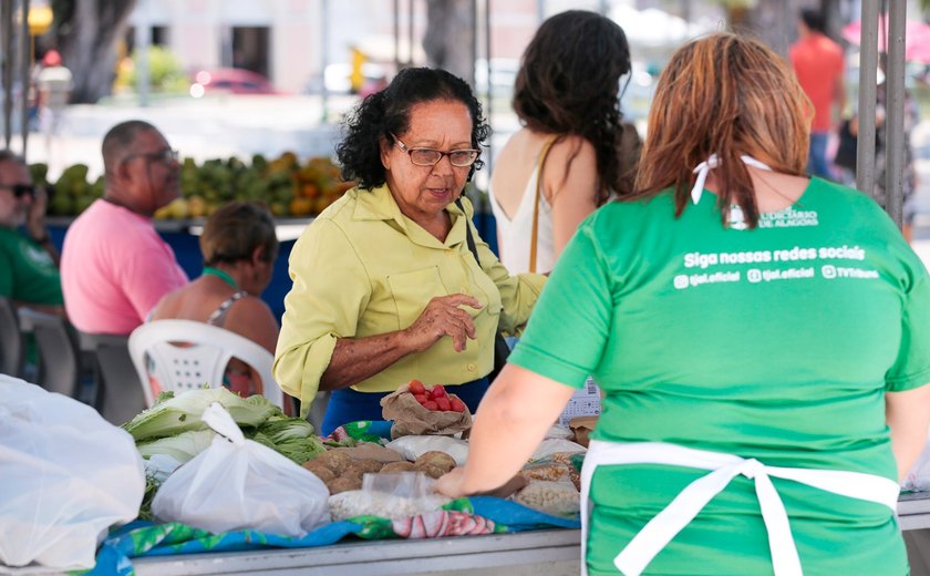 Feira agroecológica do TJ/AL leva produtos orgânicos à população