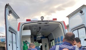 Motociclista bêbado causa acidente com três feridos; esposa teve fratura exposta