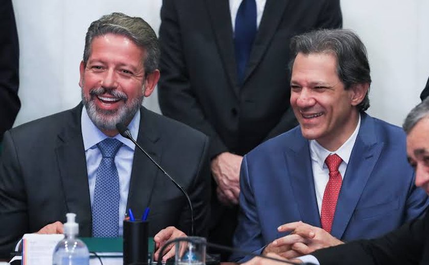 Haddad elogia relatório de Arthur Lira sobre isenção do IR: 'vai ser bem-recebido e cumpre os objetivos da reforma da renda'