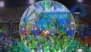 Mulher cai de carro alegórico da Mocidade durante o desfile