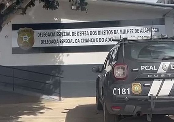 Após pedir para ir ao banheiro, homem abusa de criança de 2 anos e dá soco na mãe ao ser flagrado