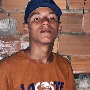 Adolescente De Anos Morto V Rios Disparos De Arma De Fogo E