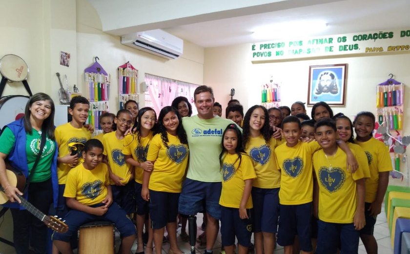 Paratleta Neusvaldo Vanderlei apoia campanha de Natal da LBV