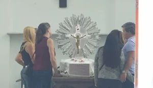 Corpo de professora morta em ataque dentro de escola é velado na Zona Oeste de SP